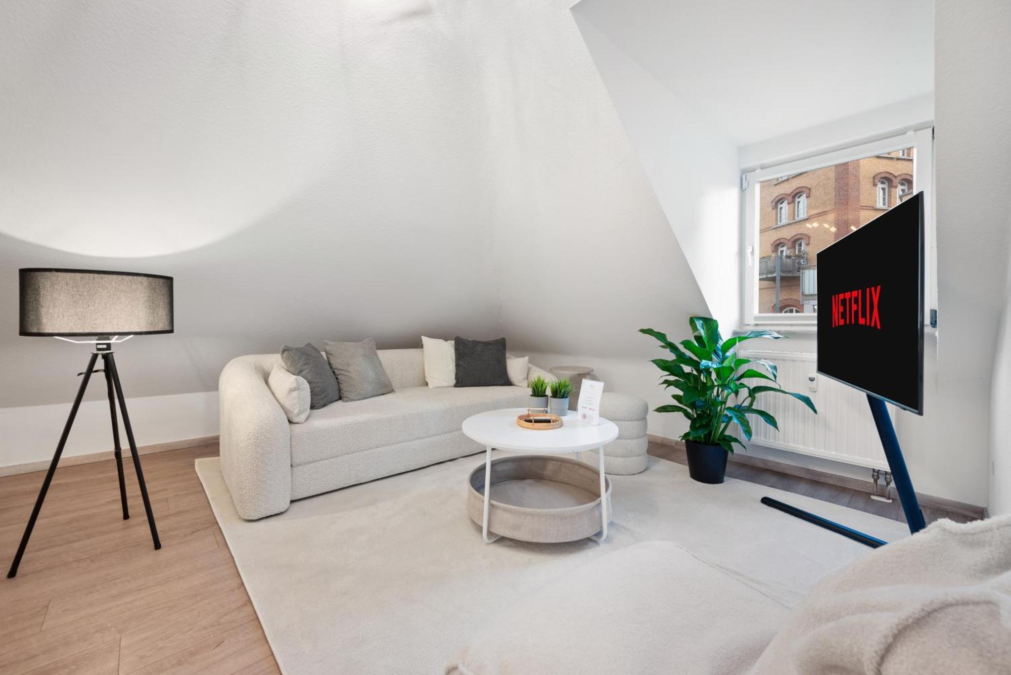 Malu Rooms - Im Stadtzentrum, Smarttv, Netflix, 24H Checkin Ludwigsbourg Extérieur photo