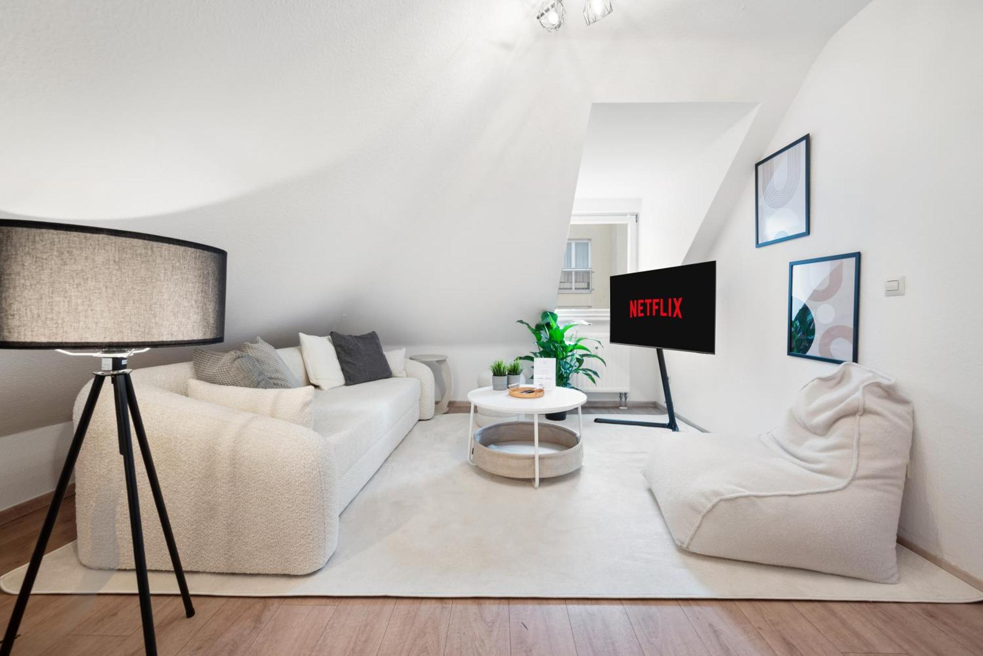Malu Rooms - Im Stadtzentrum, Smarttv, Netflix, 24H Checkin Ludwigsbourg Extérieur photo